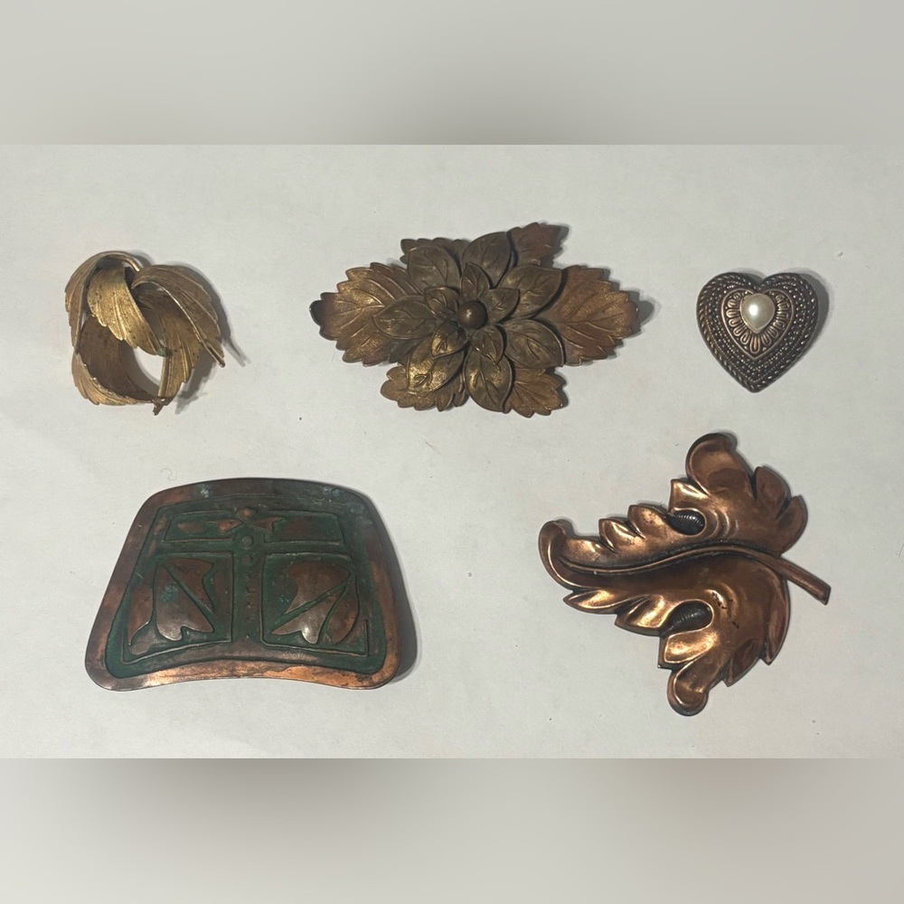 Vintage Metal Brooch Set